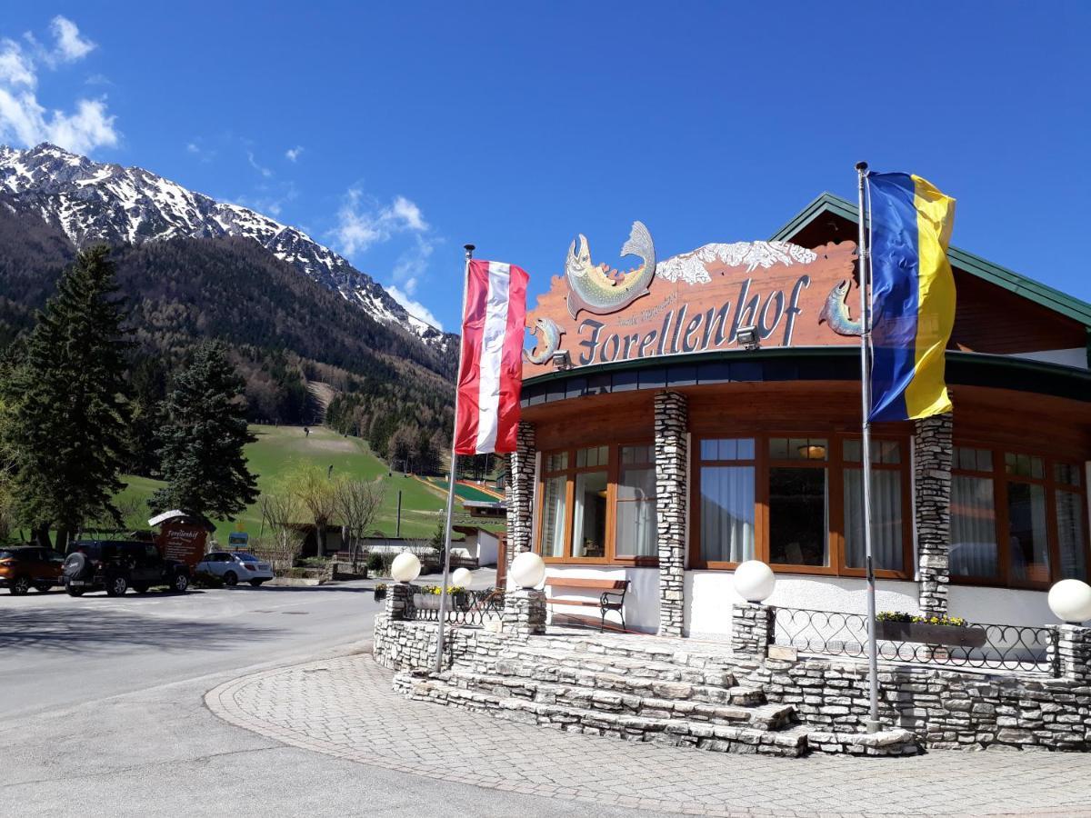 Hotel-Restaurant Forellenhof Пухберґ-ам-Шнеберґ Екстер'єр фото
