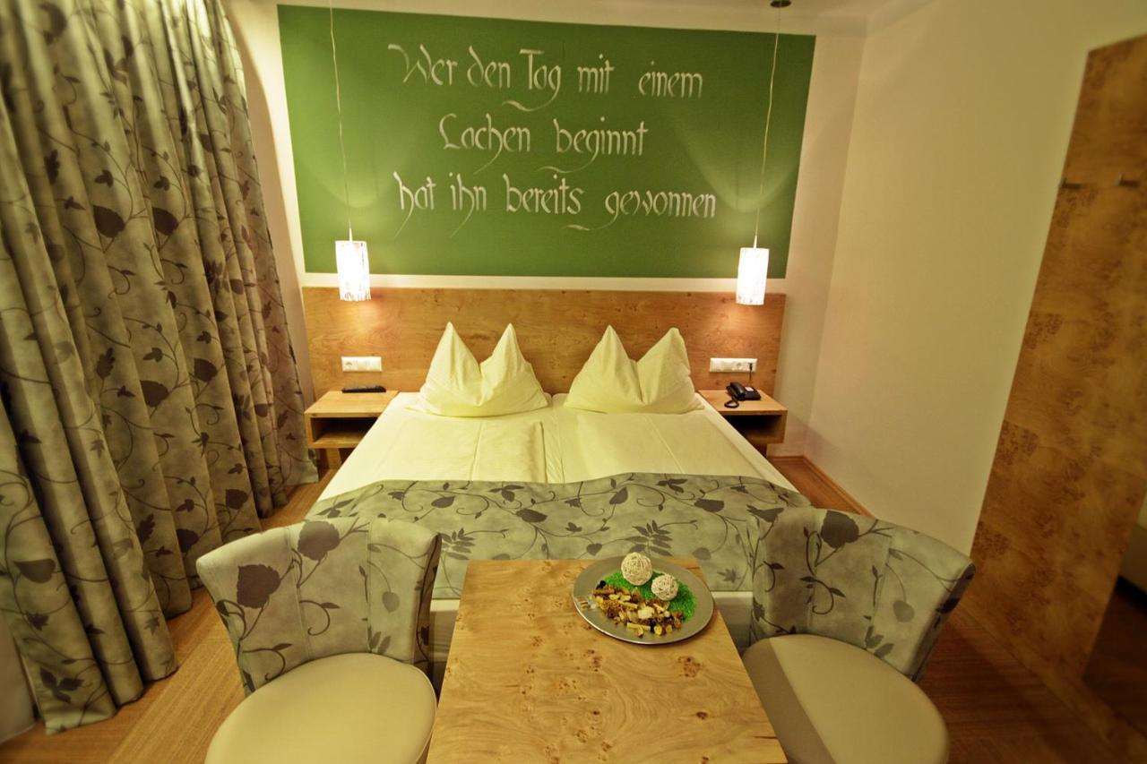 Hotel-Restaurant Forellenhof Пухберґ-ам-Шнеберґ Екстер'єр фото