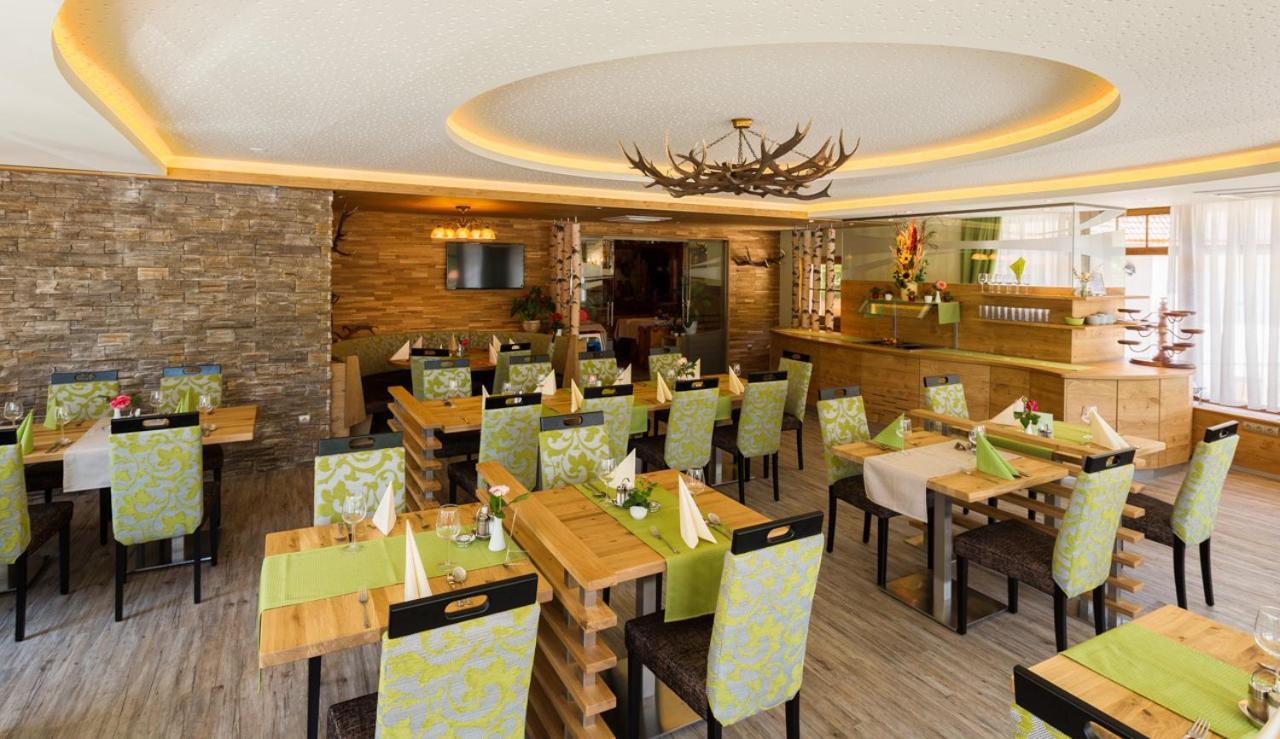Hotel-Restaurant Forellenhof Пухберґ-ам-Шнеберґ Екстер'єр фото